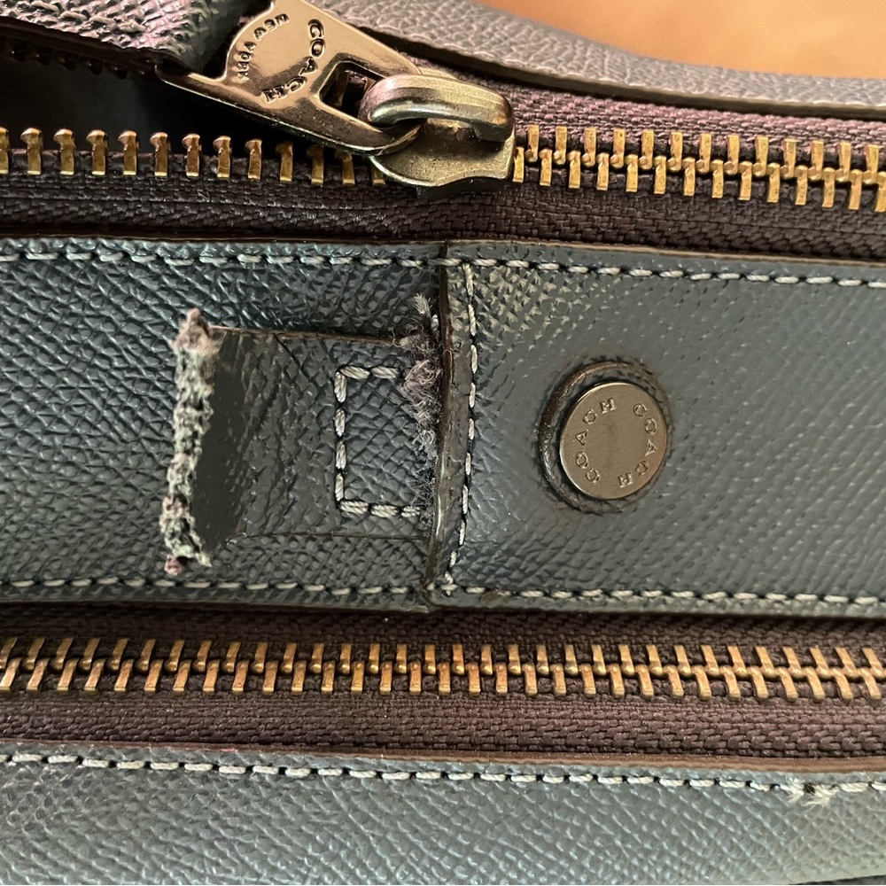 Gorgeous Coach Metropolitan Double Zip Business Case in pebble leather. - Picture 12 of 15